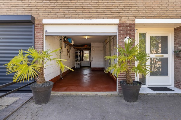 Foto - Te koop: Drive-in woning in Fijnaart!